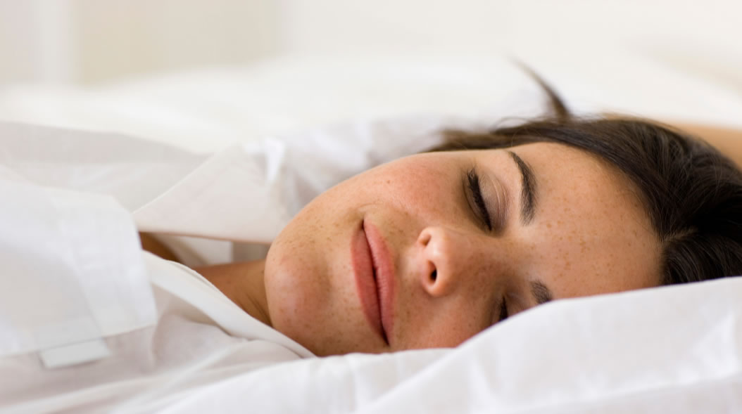 La altura ideal de la cama: Ergonomía, salud y guía de medidas